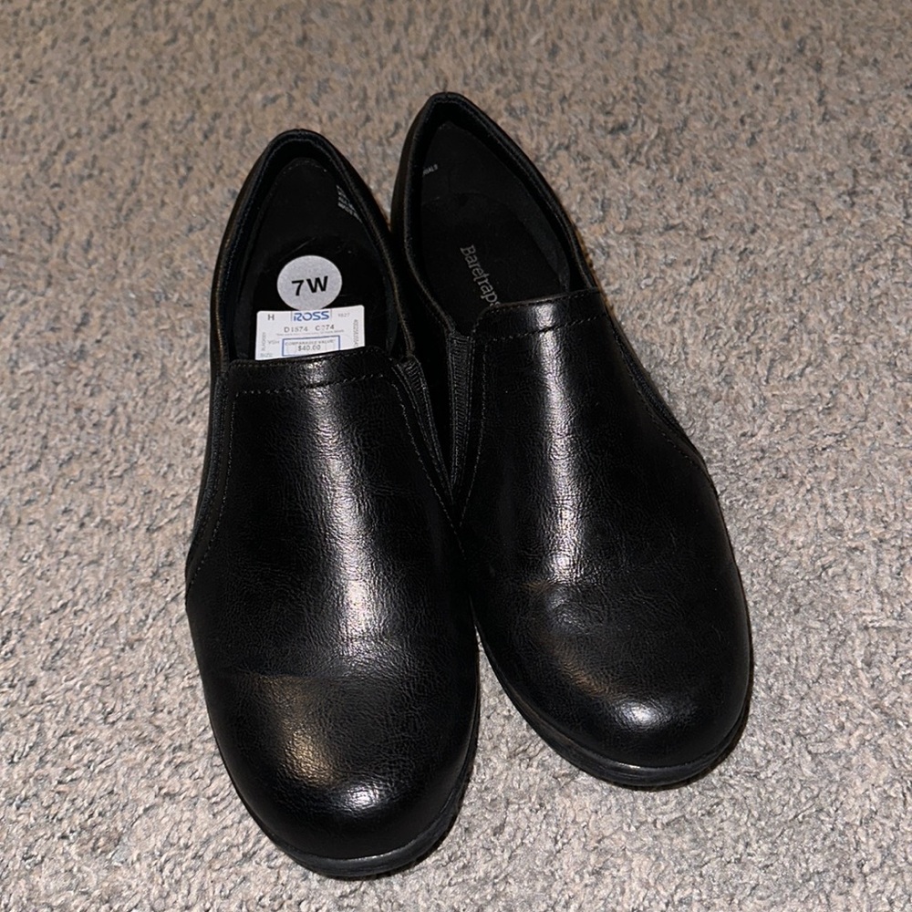 Black bare trap shoes